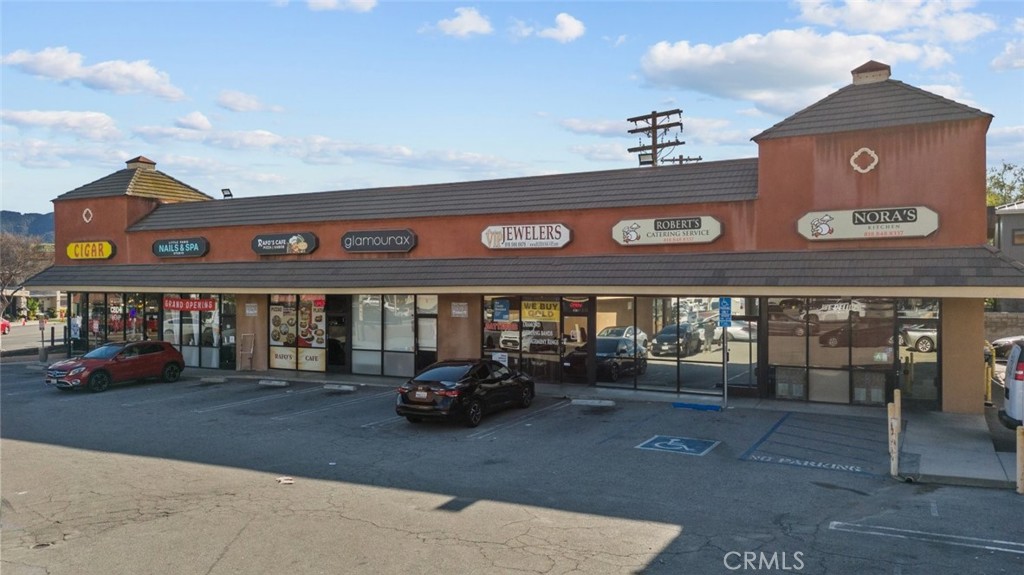 101 N Victory Boulevard E Property Photo 10