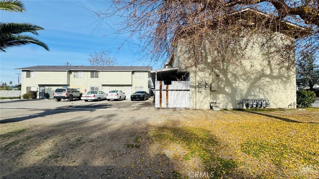 2909 S Chester Property Photo 11