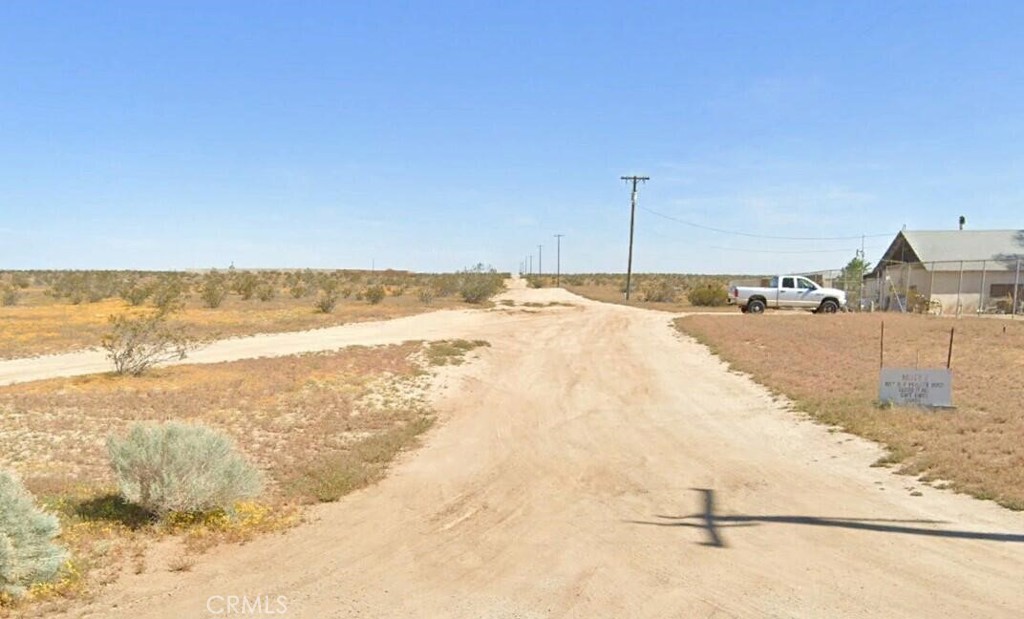 19500 E Avenue F Property Photo 9