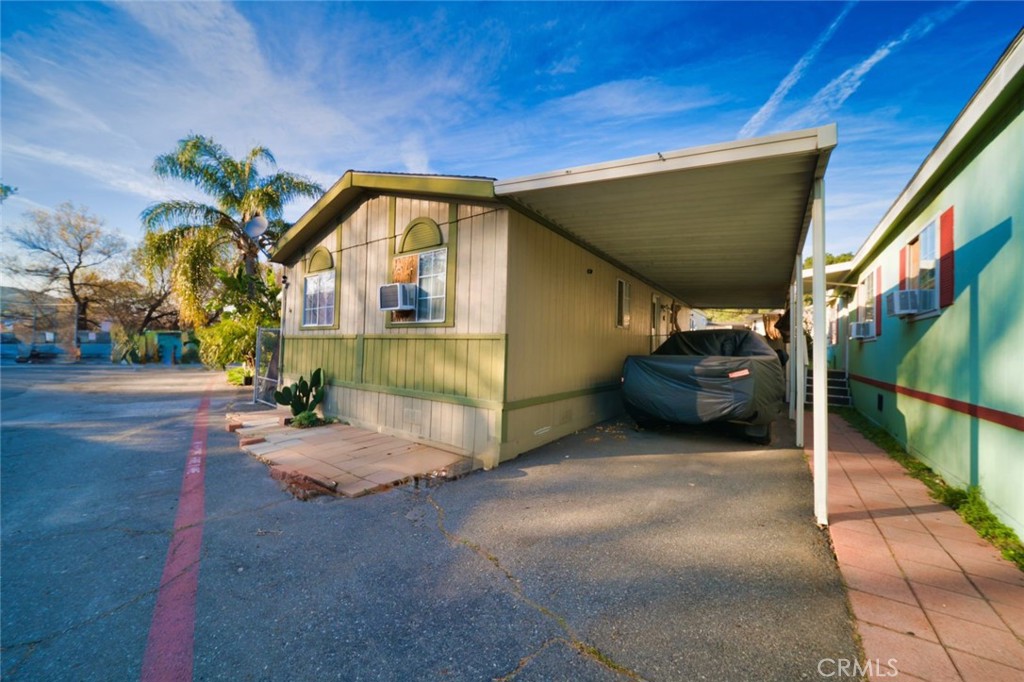 23450 Newhall Spc 34 Property Photo 1