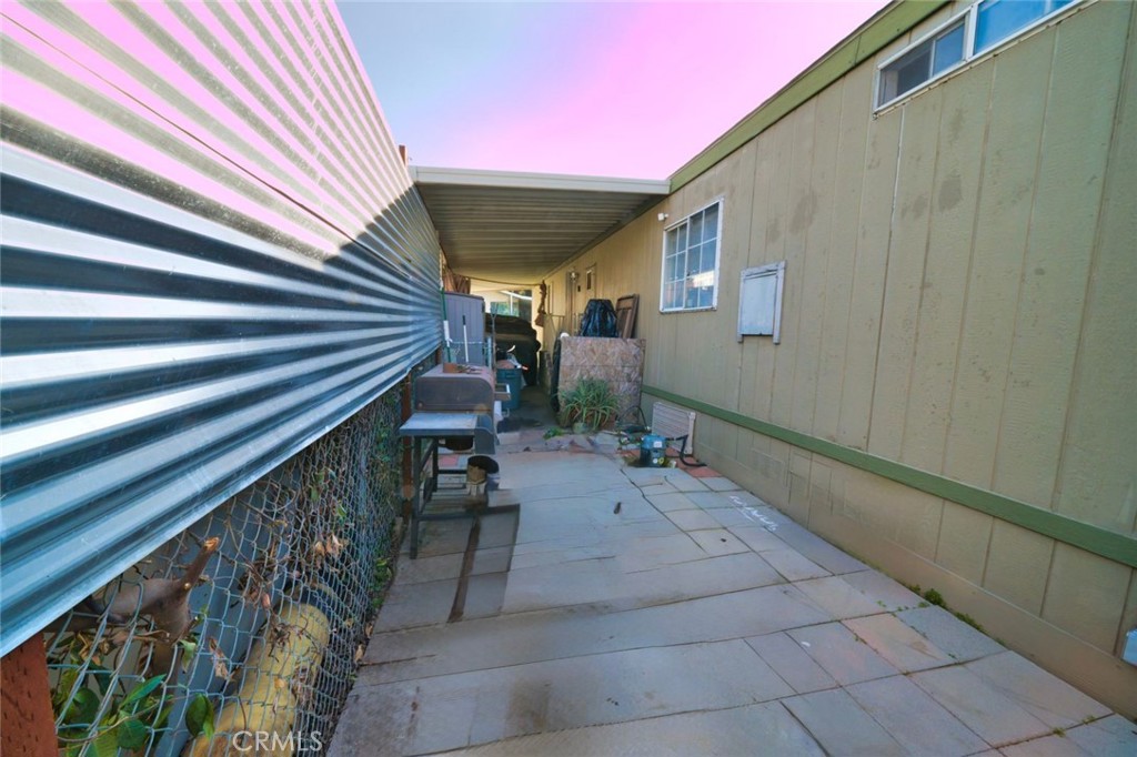 23450 Newhall Spc 34 Property Photo 2