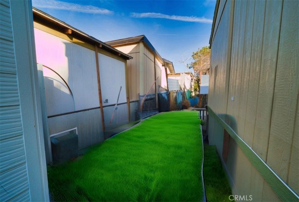 23450 Newhall Spc 34 Property Photo 3