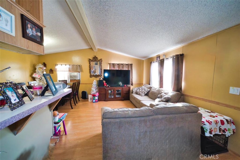 23450 Newhall Spc 34 Property Photo 4