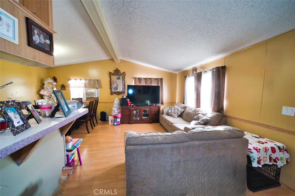 23450 Newhall Spc 34 Property Photo 4