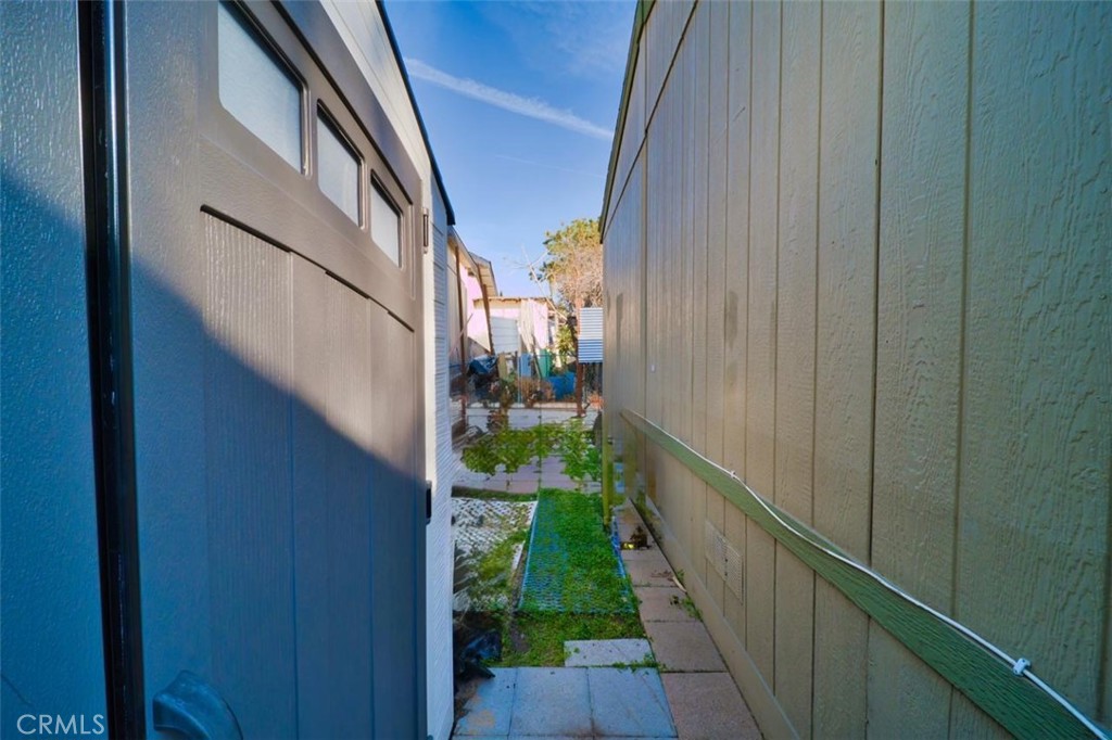 23450 Newhall Spc 34 Property Photo 9