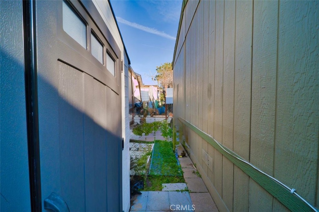 23450 Newhall Spc 34 Property Photo 9