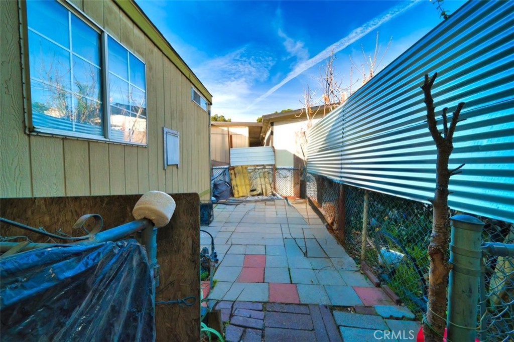 23450 Newhall Spc 34 Property Photo 11
