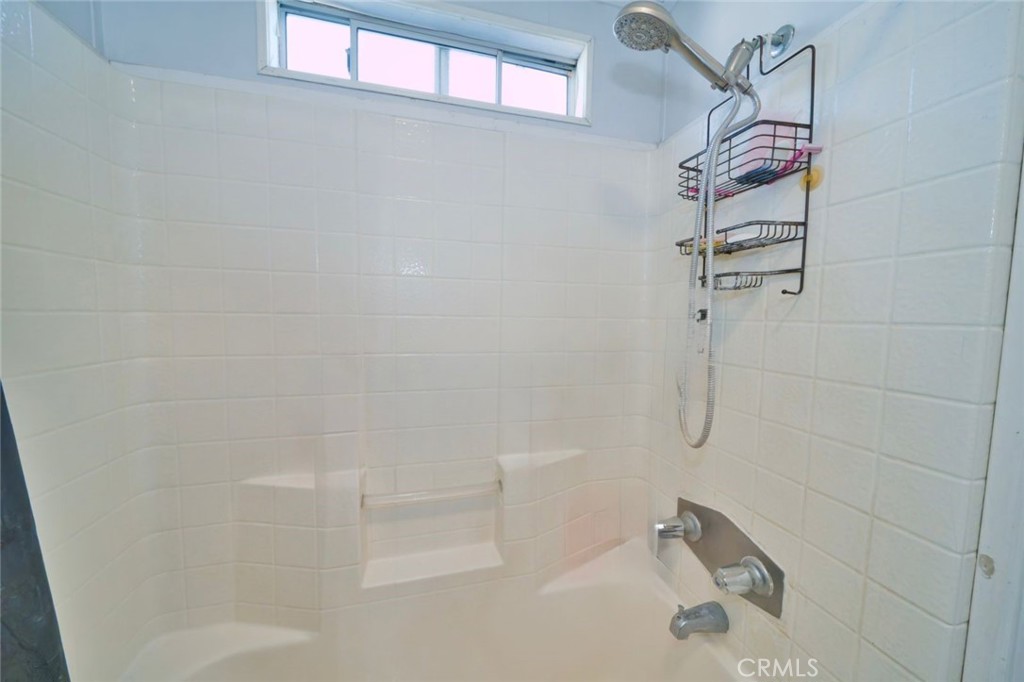 23450 Newhall Spc 34 Property Photo 13