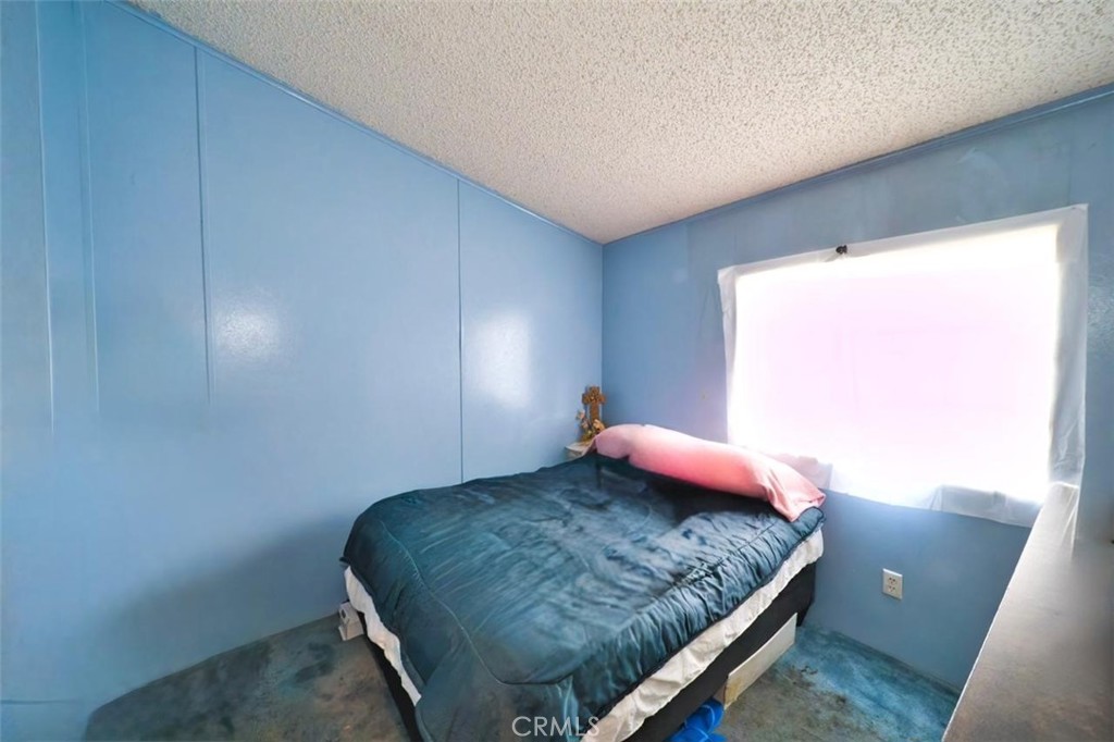 23450 Newhall Spc 34 Property Photo 16