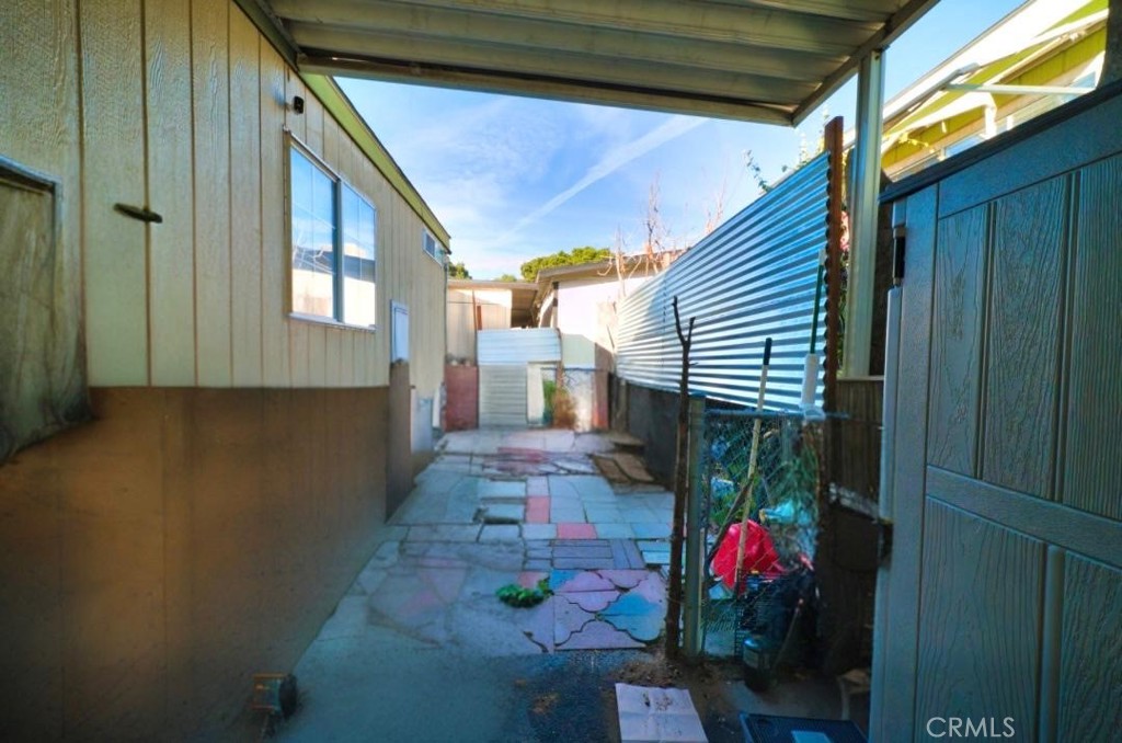 23450 Newhall Spc 34 Property Photo 17