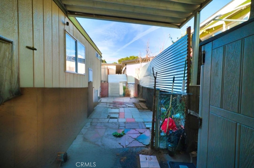 23450 Newhall Spc 34 Property Photo 17