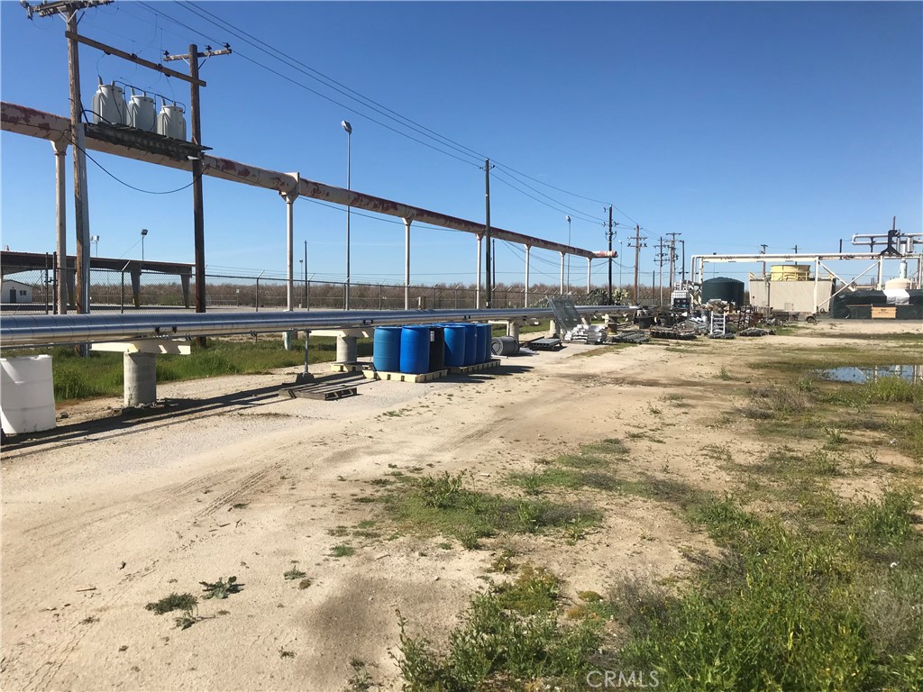 16000 Driver Property Photo 3