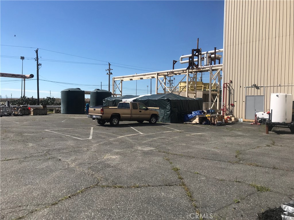 16000 Driver Property Photo 5