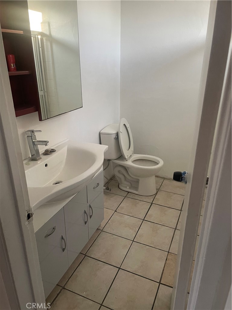 15900 Vanowen 12a Property Photo 5