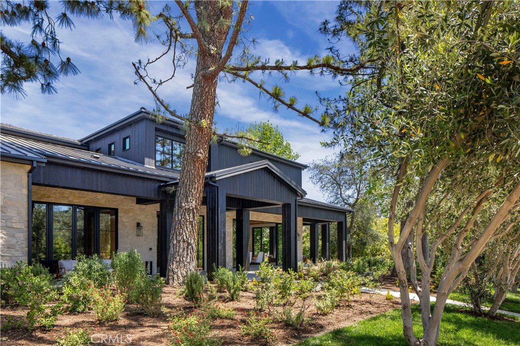 24341 Rolling View Road Property Photo 2
