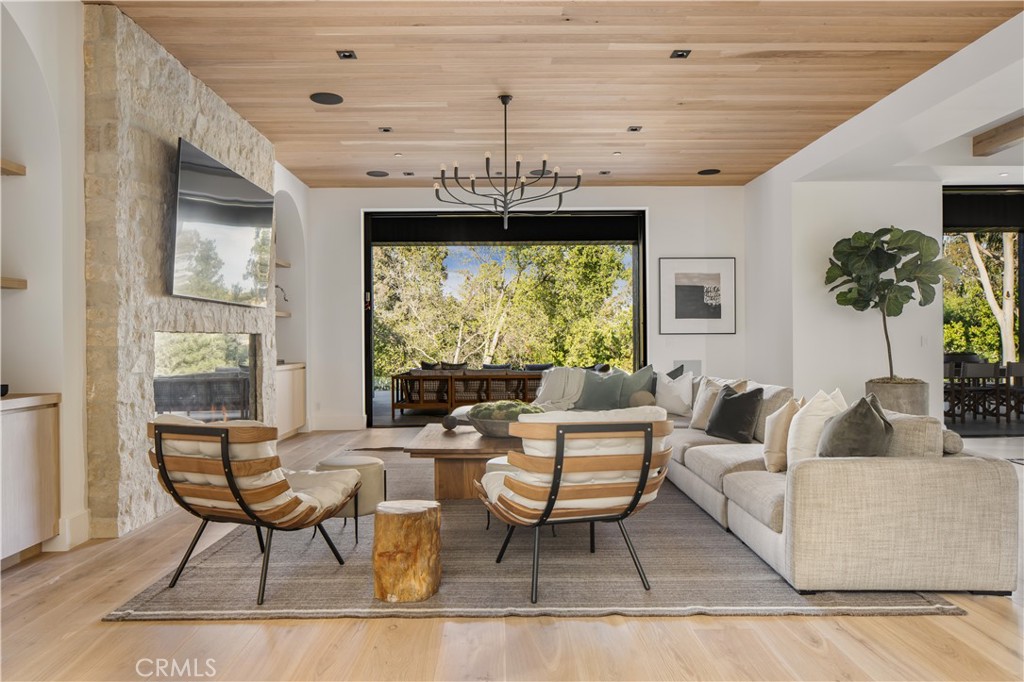 24341 Rolling View Road Property Photo 13
