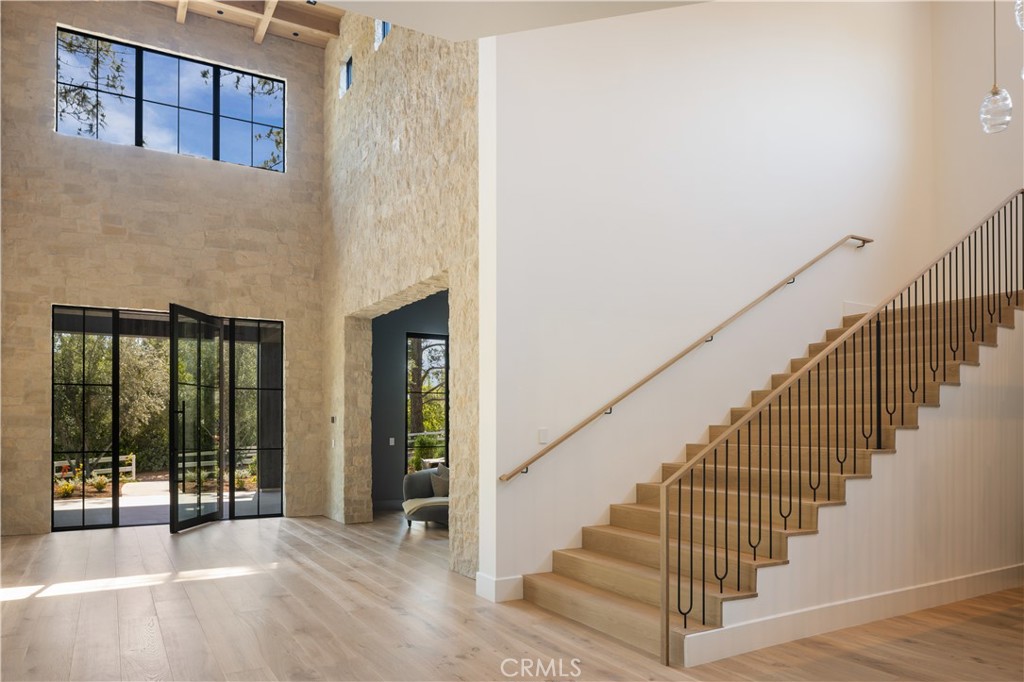 24341 Rolling View Road Property Photo 19