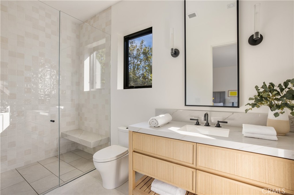 24341 Rolling View Road Property Photo 30