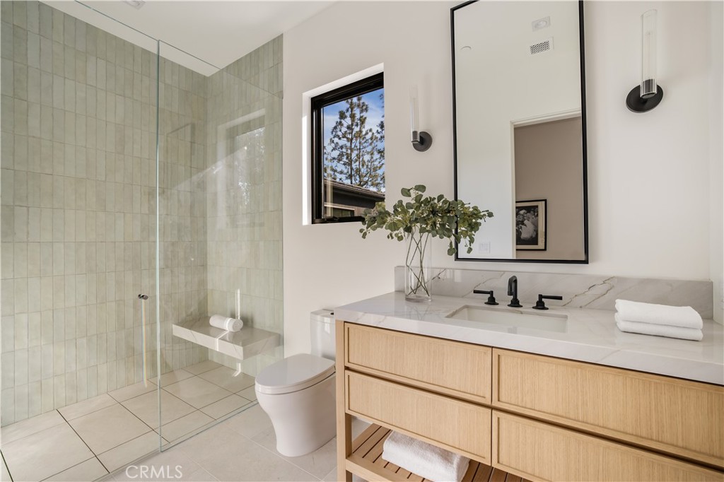 24341 Rolling View Road Property Photo 32