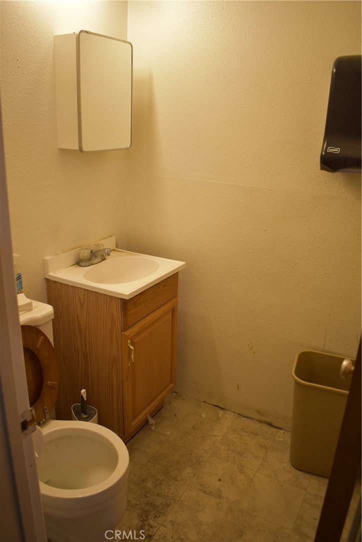 656 W Lancaster Property Photo 28