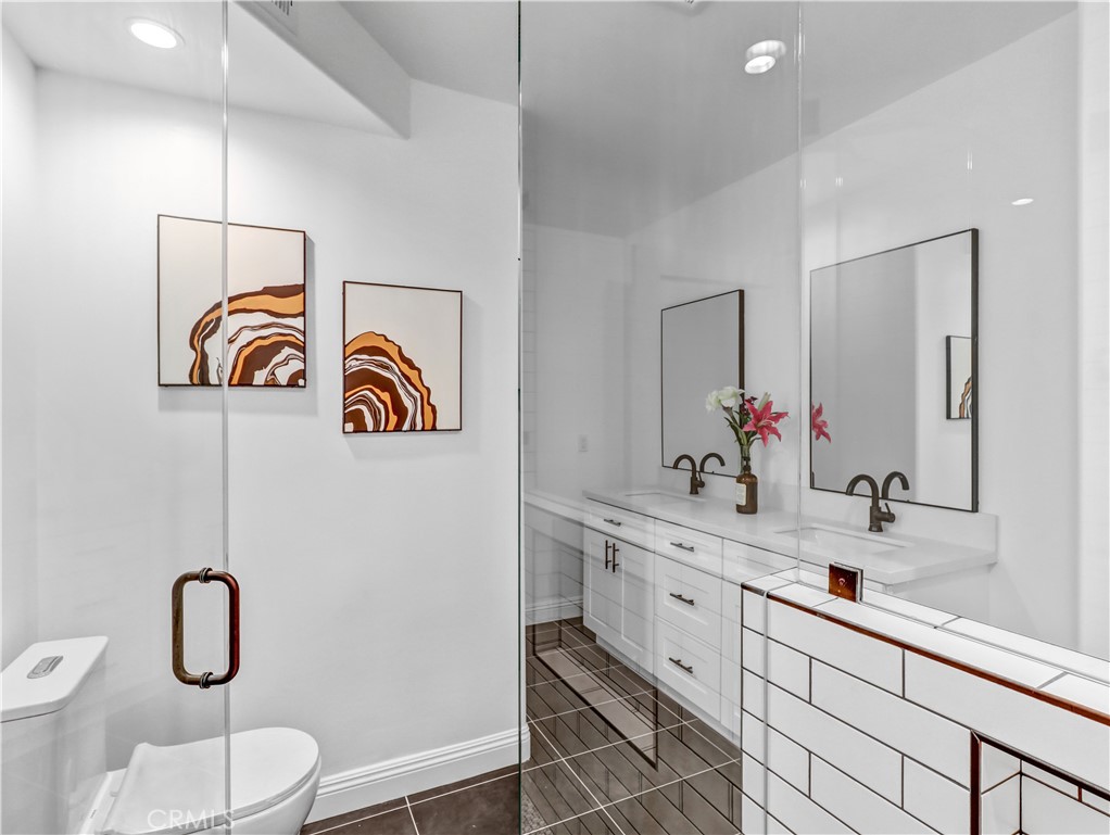 1333 S Beverly Glen Boulevard 402 Property Photo 17