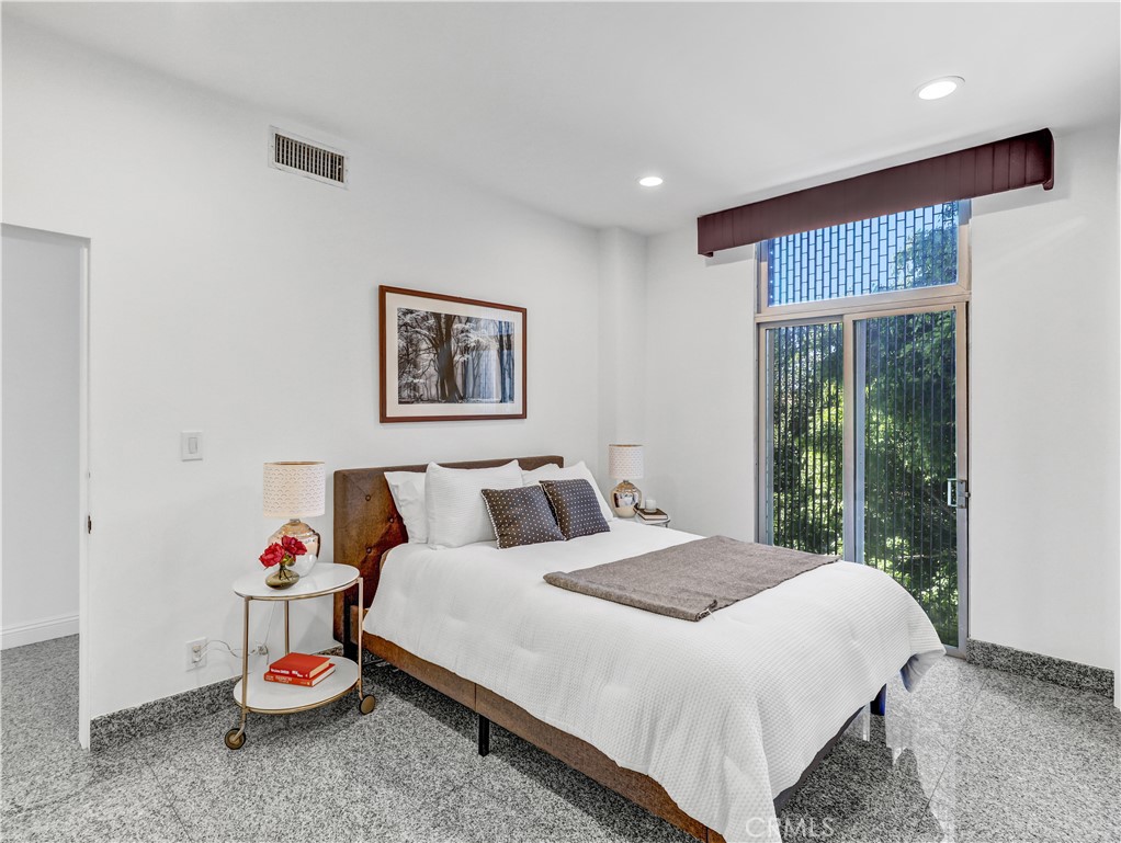 1333 S Beverly Glen Boulevard 402 Property Photo 21