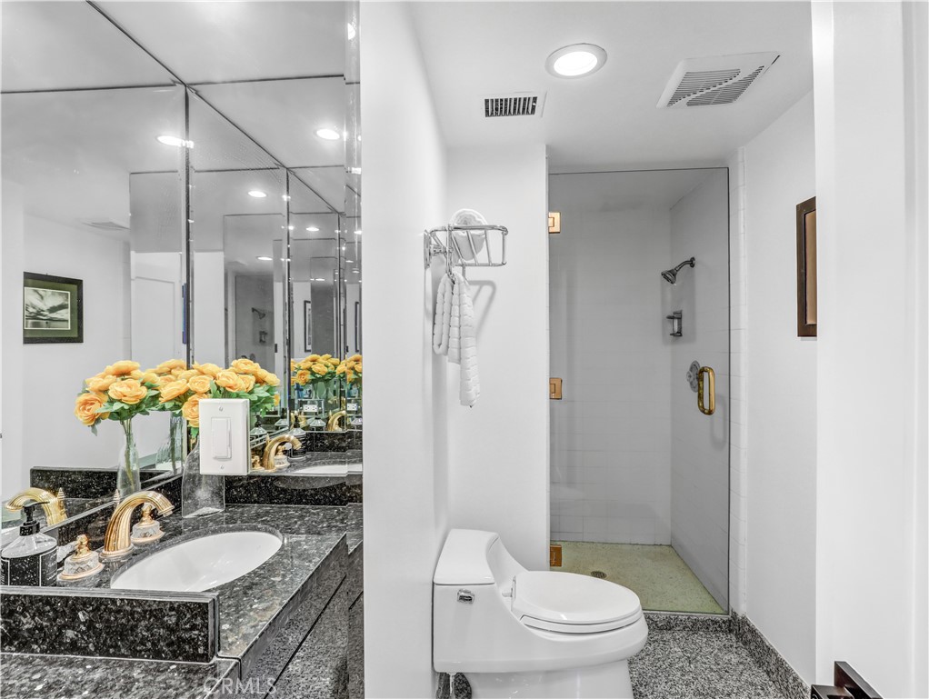 1333 S Beverly Glen Boulevard 402 Property Photo 23