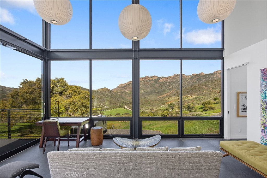 10120 Yerba Buena Road Property Photo 7