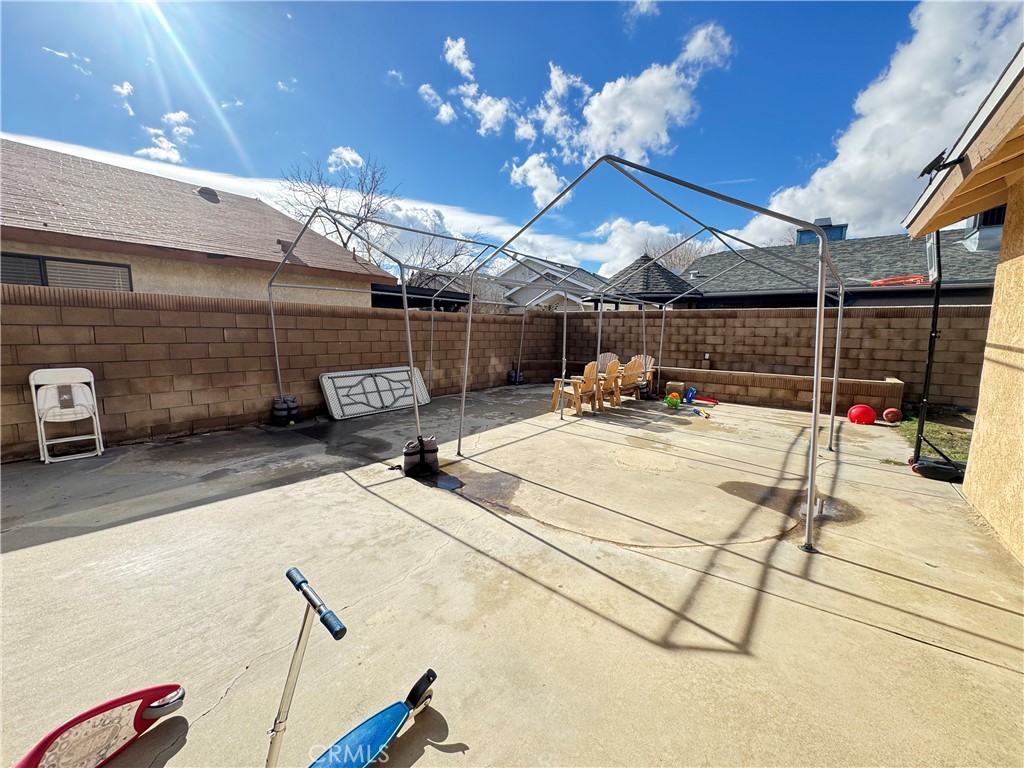 45015 Denmore Avenue Property Photo 4