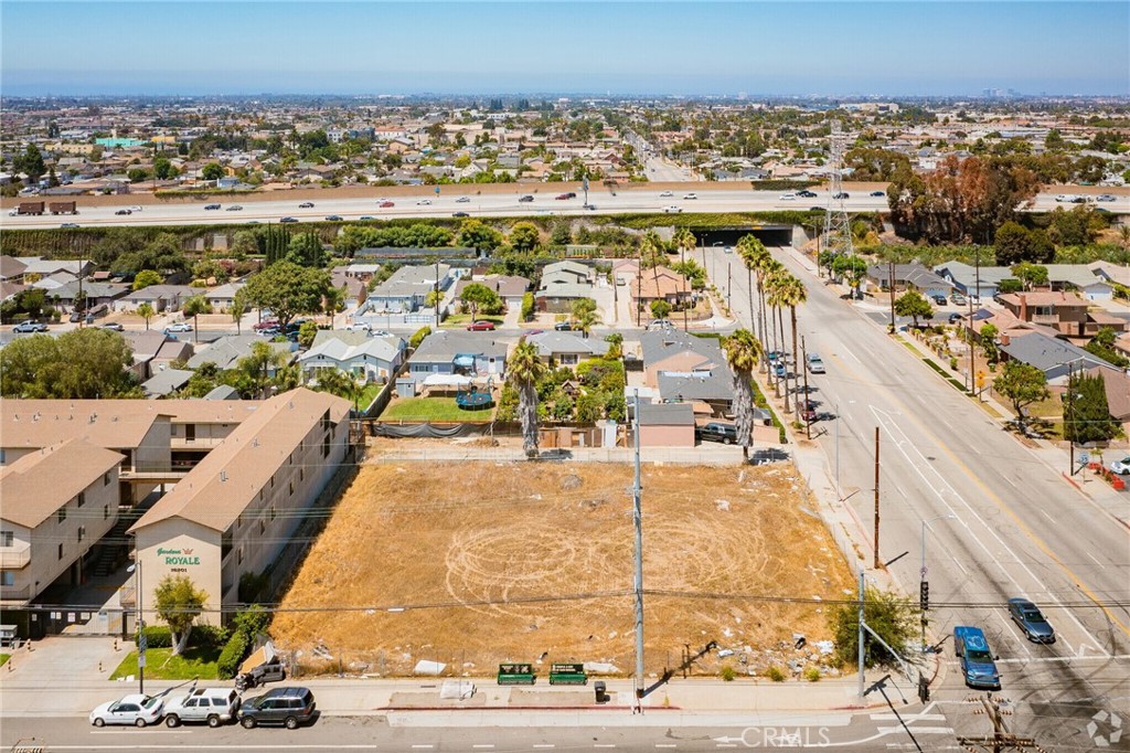 16101 S Figueroa Property Photo 2