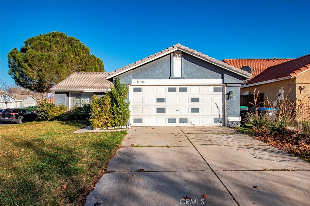 45728 Balmoral Court Property Photo 2