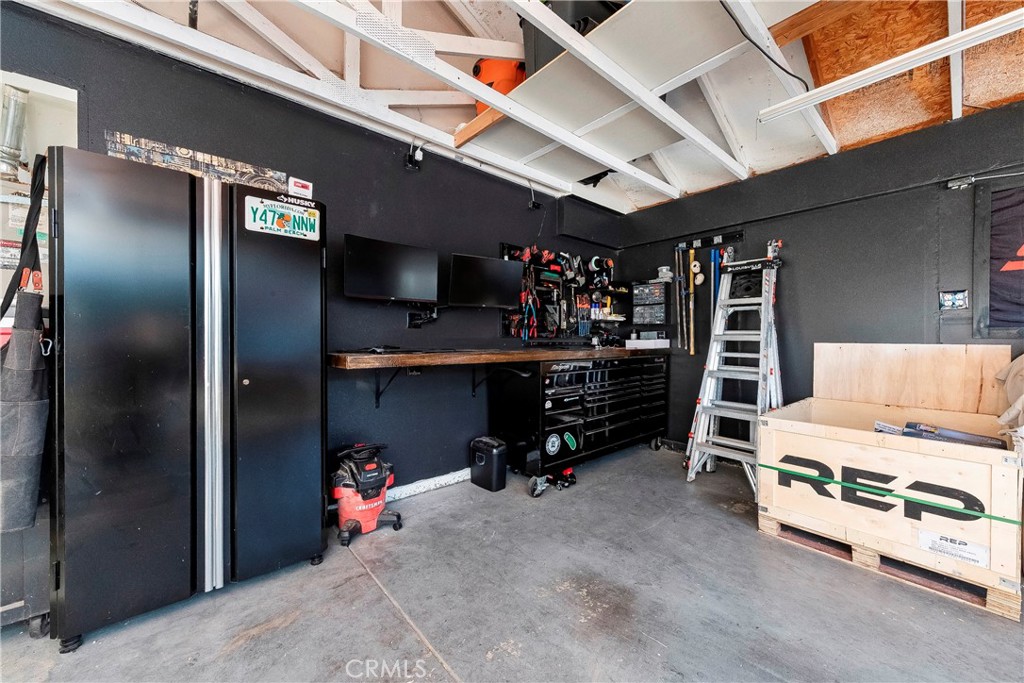 45728 Balmoral Court Property Photo 23