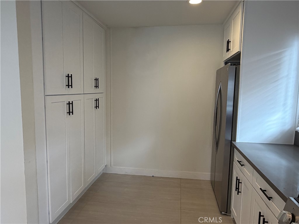 19216 Calvert Street Property Photo 5