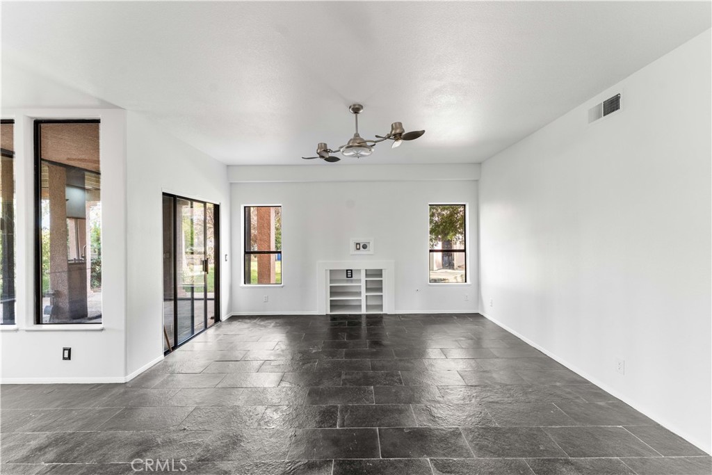 41820 Stratford Property Photo 15