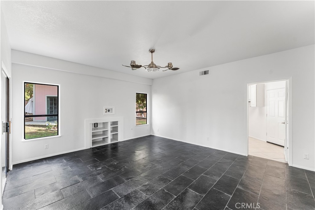 41820 Stratford Property Photo 16