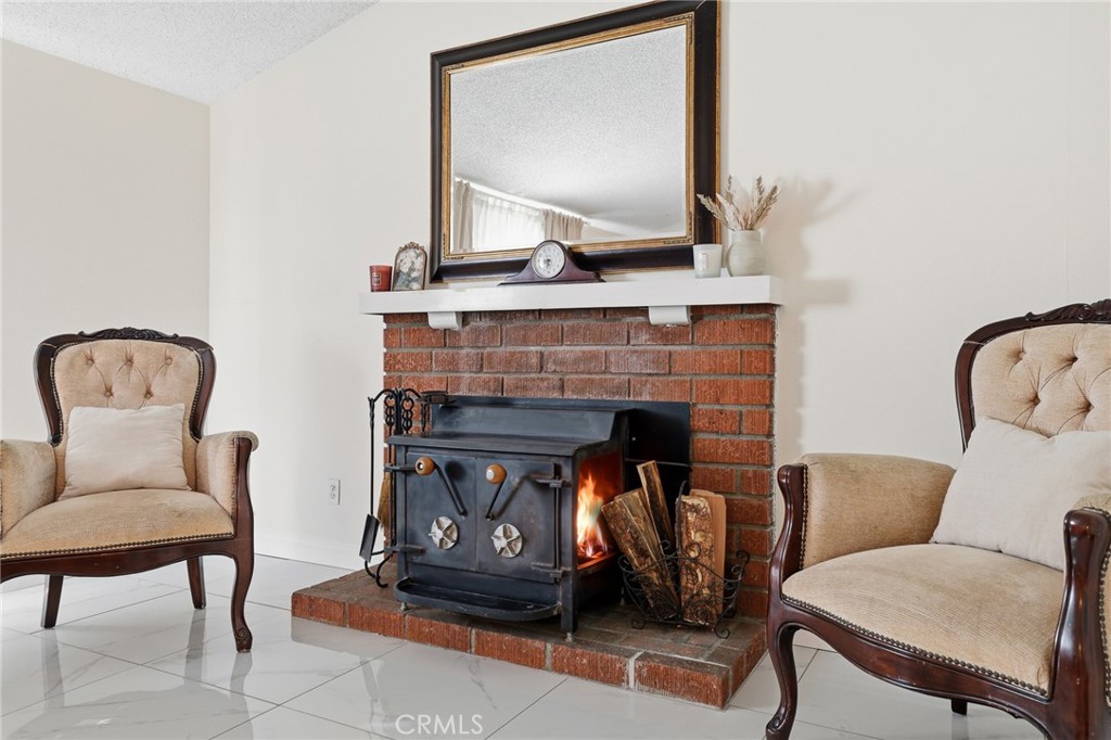 18927 Claycrest Property Photo 6