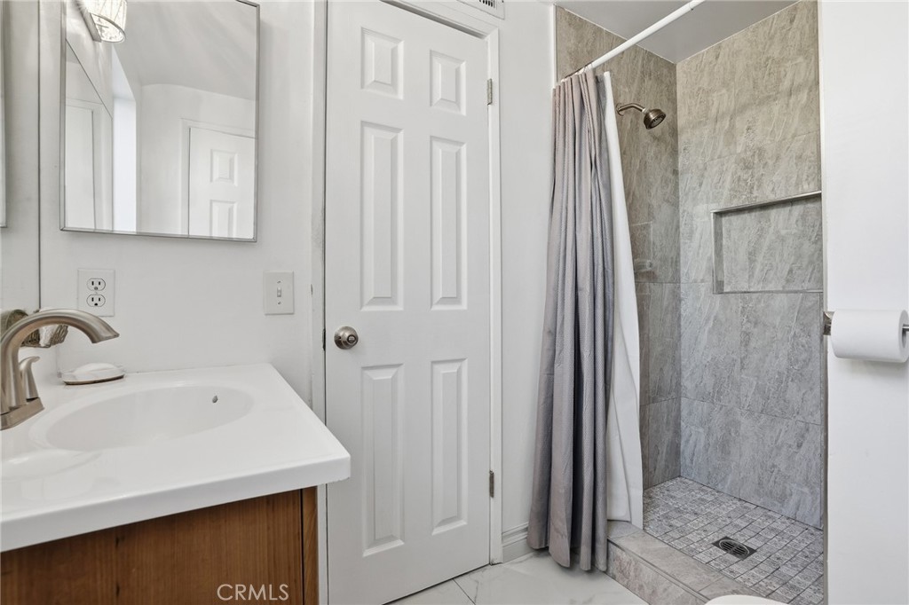 18927 Claycrest Property Photo 24