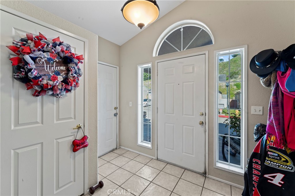 20176 Canyon View Property Photo 4