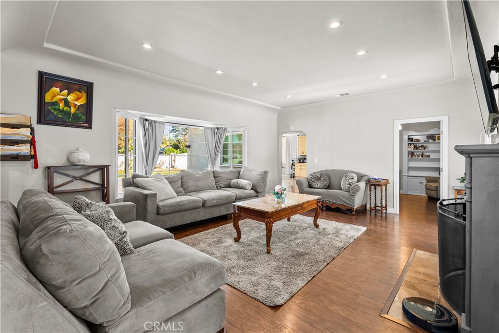 15358 Cohasset Property Photo 9