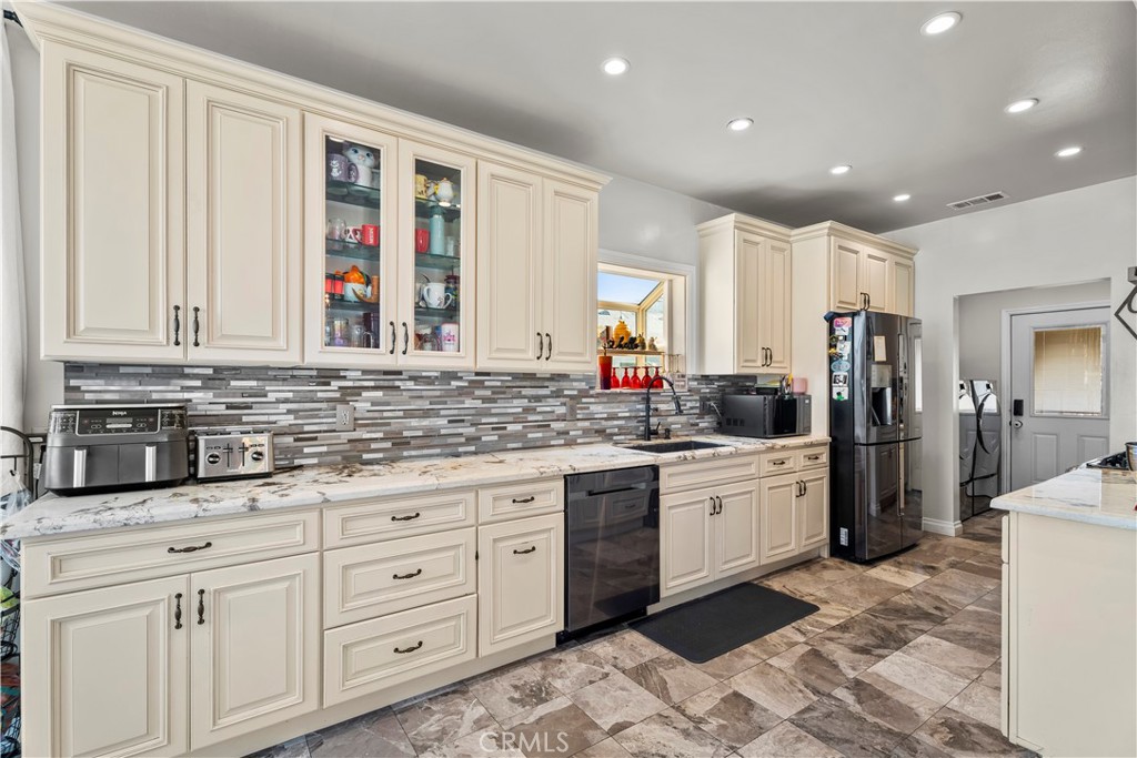 15358 Cohasset Property Photo 13
