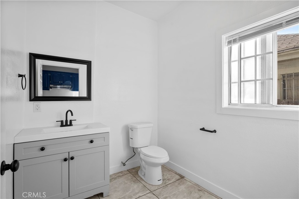 1257 W Vernon Property Photo 15