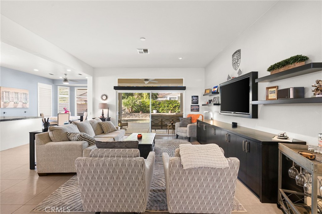 36627 Crown Street Property Photo 9