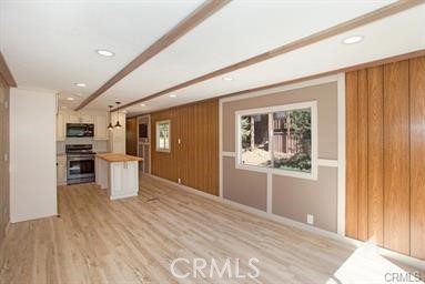 2820 Polar Way Property Photo 6