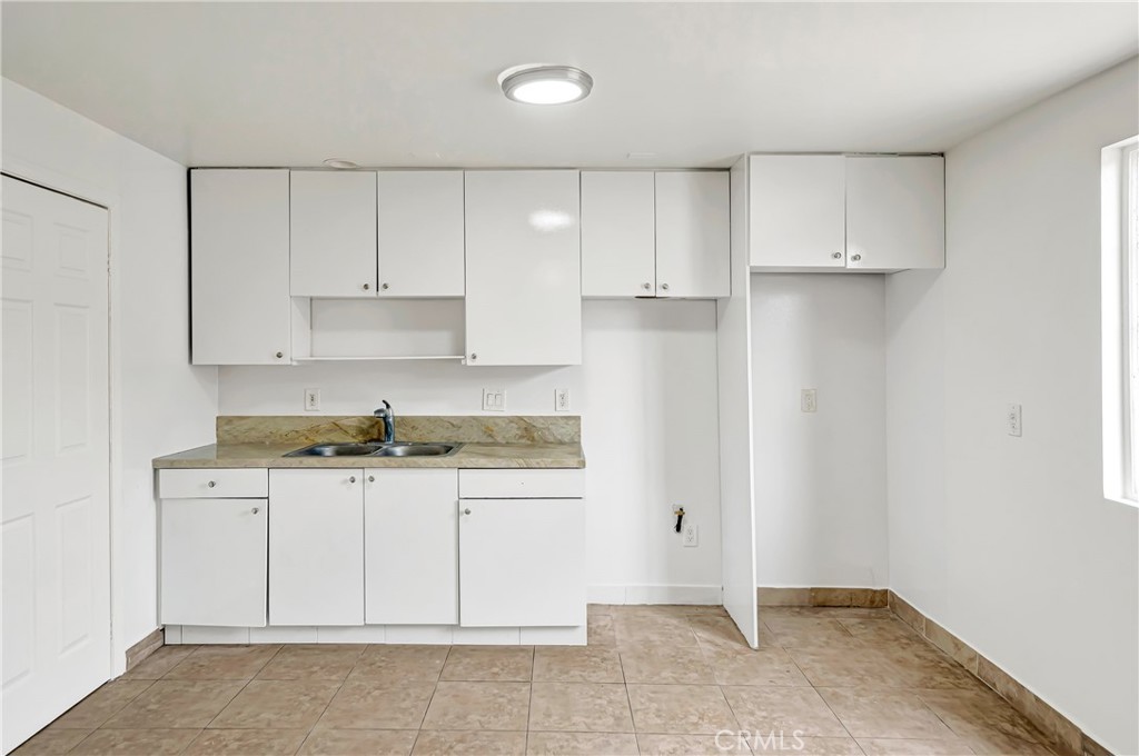 6827 Simpson 4 Property Photo 3