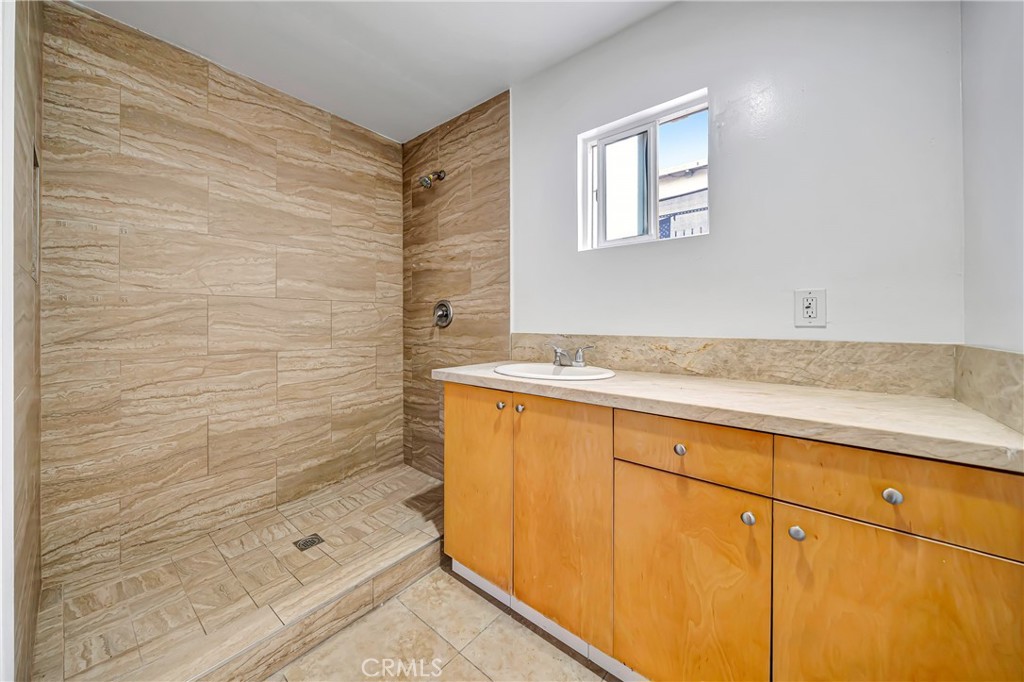 6827 Simpson 4 Property Photo 10