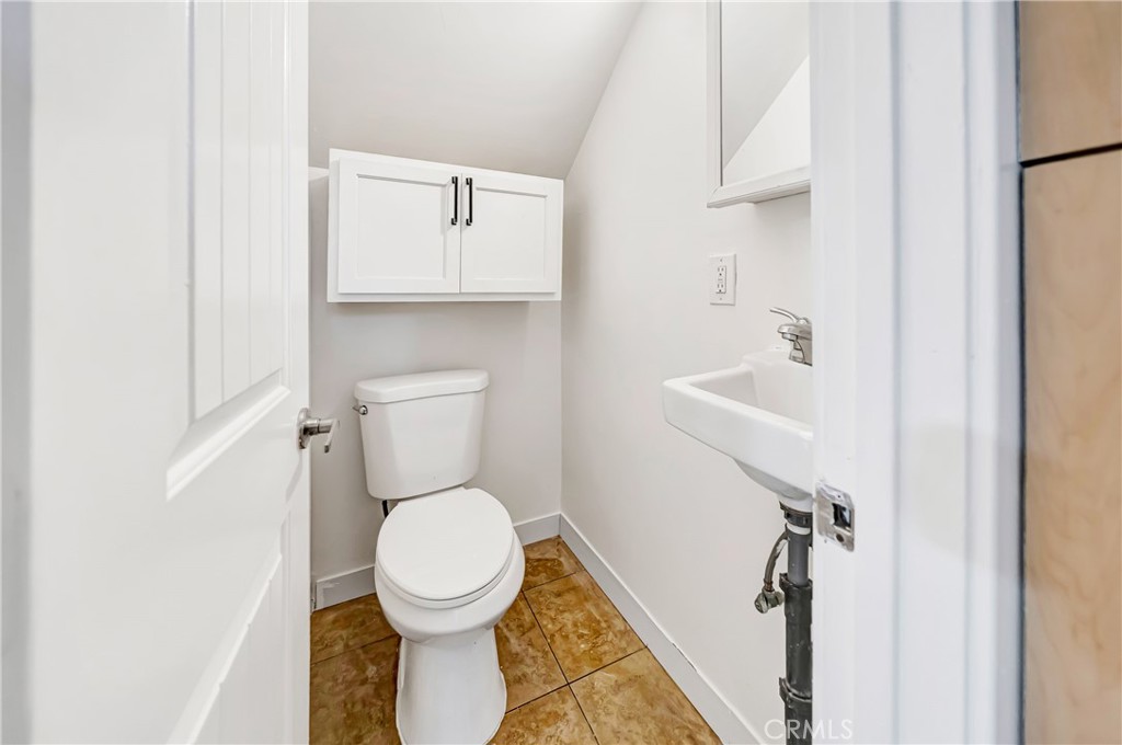 6827 Simpson 4 Property Photo 11