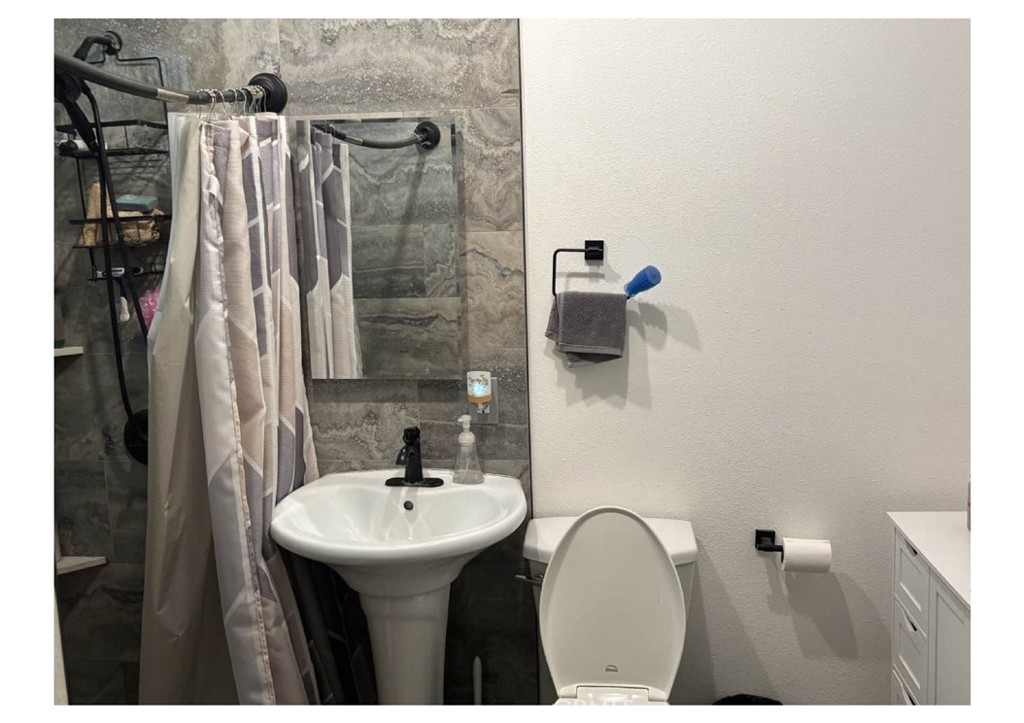 4306 Baldwin Park Boulevard Property Photo 3