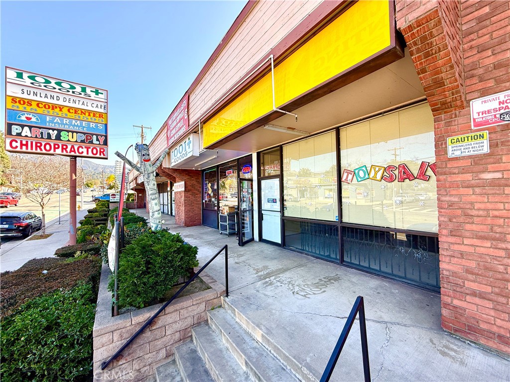 7912 Foothill Boulevard Property Photo 1