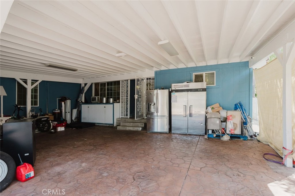 11338 Dronfield Avenue Property Photo 5