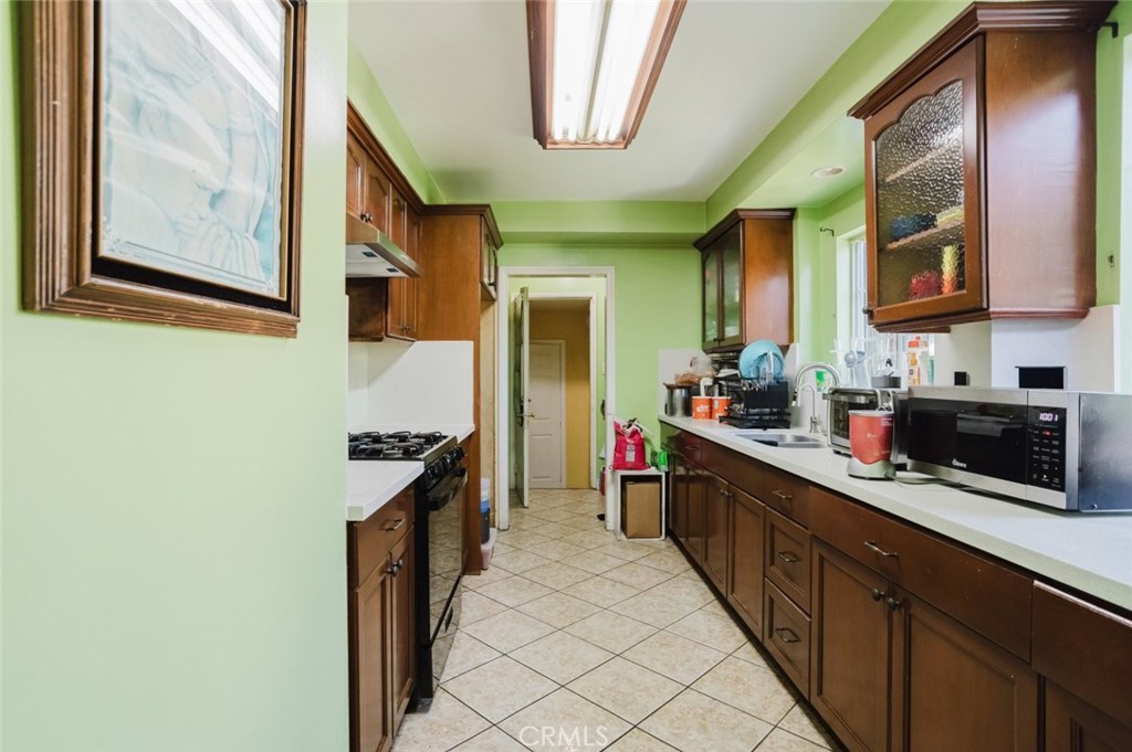 11338 Dronfield Avenue Property Photo 12